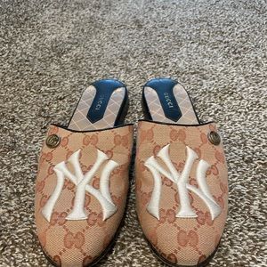 GUCCI
Beige/Red GG Canvas NY Yankees Mules 37.5